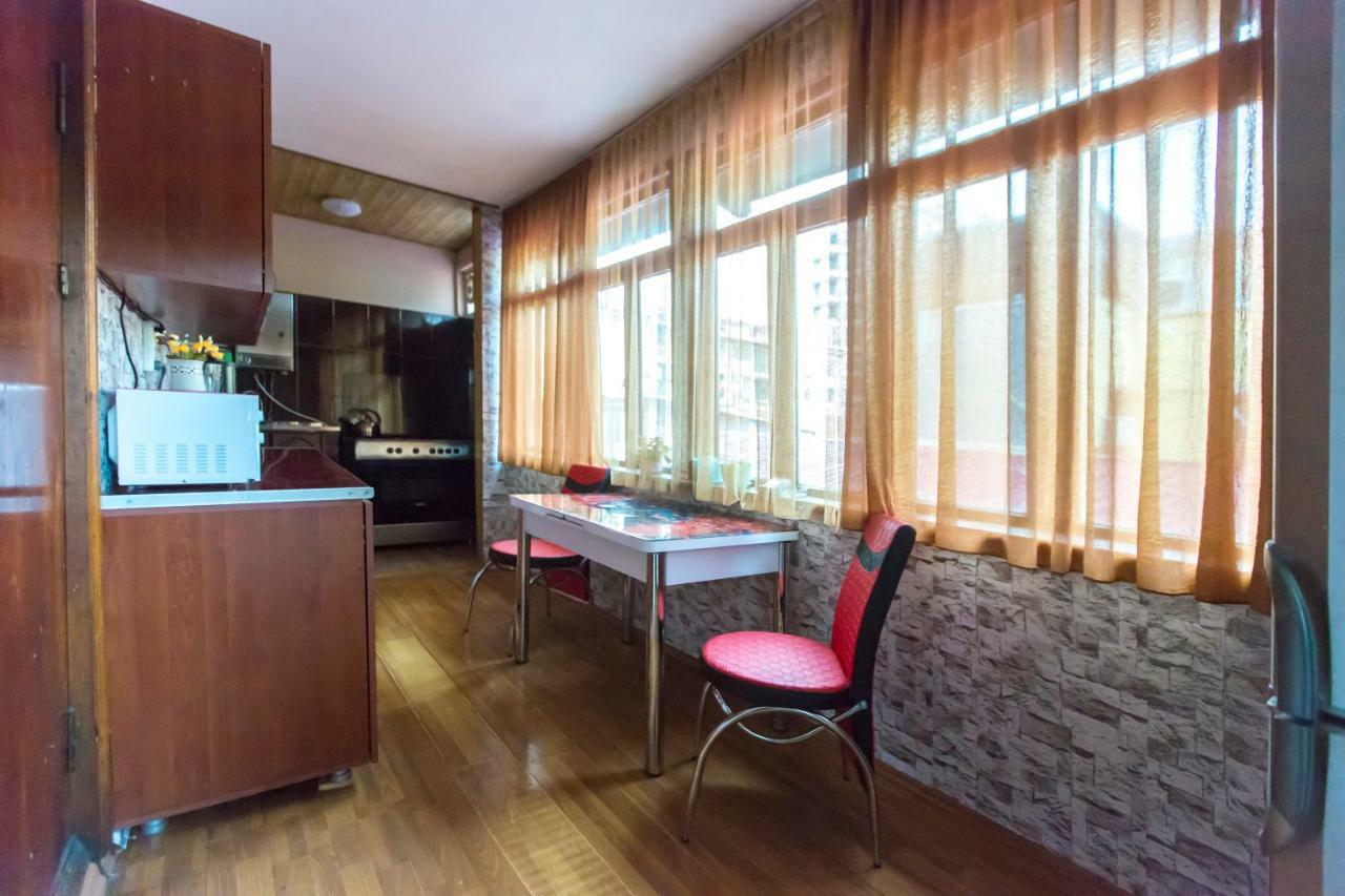 Квартира У Бульвара 1 Batumi Luaran gambar